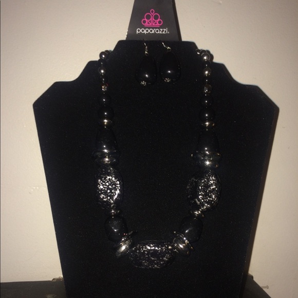 Black with silver splatter design & earrings - Picture 1 of 1